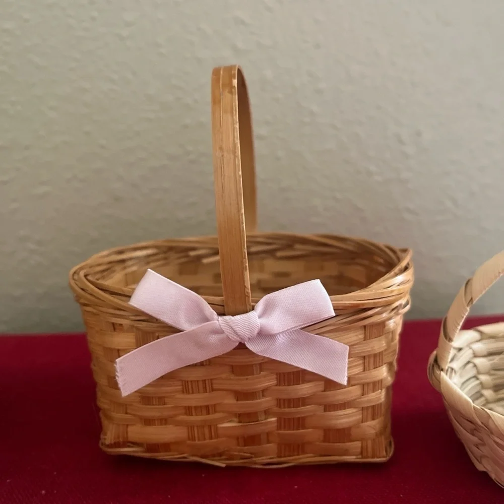 Four Sweet Little Baskets! Perfect to hang on pegs! Sizes 3” and 4”